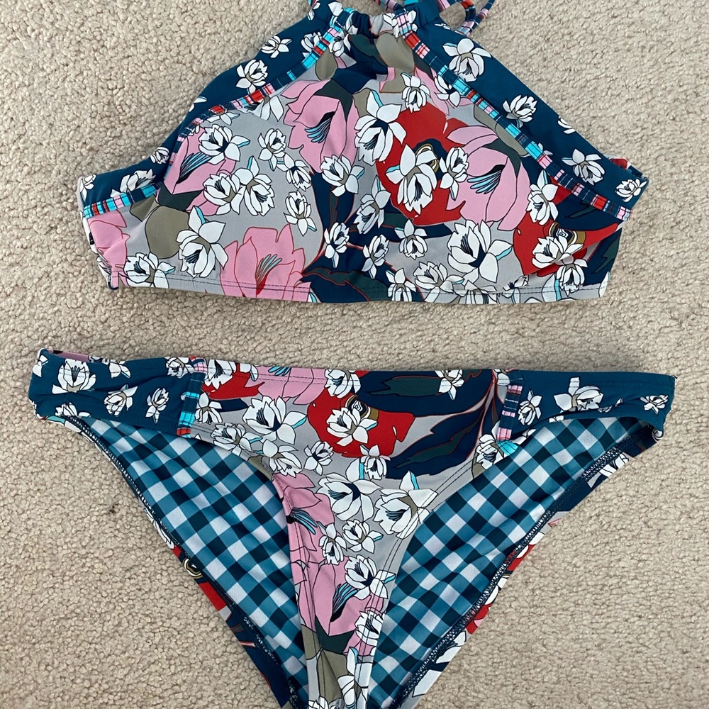 shade & shore small floral bikini set